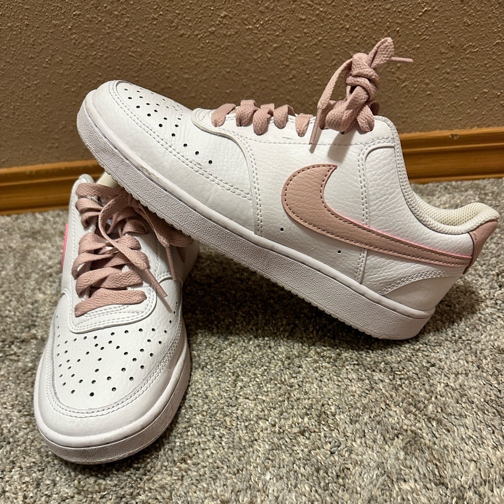 Nike Court Low sneakers